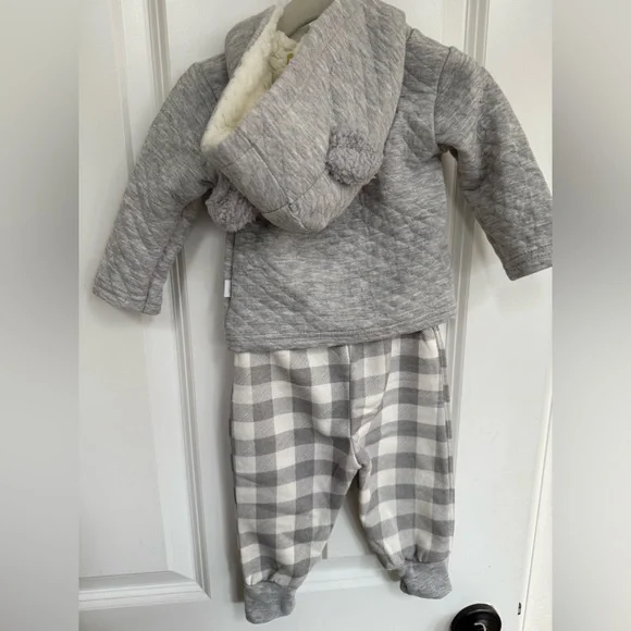 Cozy Gray Baby 3 pc Set with Fluffy Dog Design - Picture 3 of 6